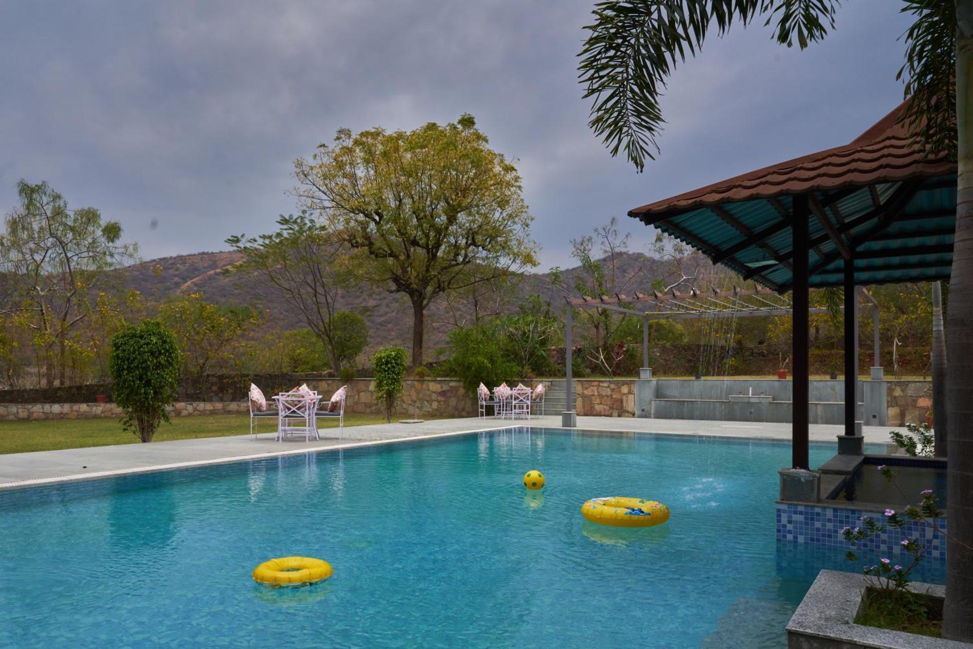 The Hunting Lodge Resort Udaipur - Villas & Pool Dabok Екстериор снимка