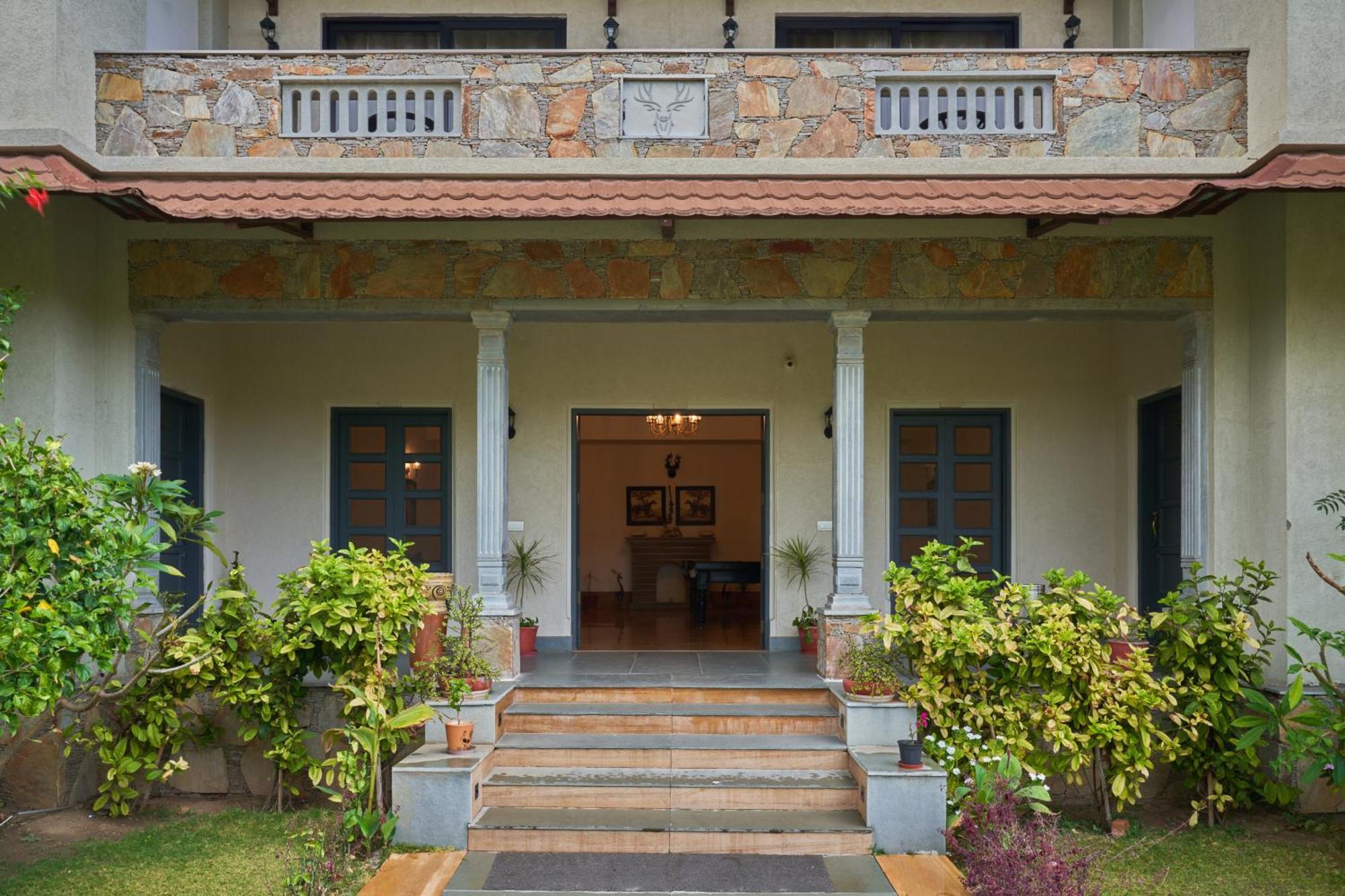 The Hunting Lodge Resort Udaipur - Villas & Pool Dabok Екстериор снимка